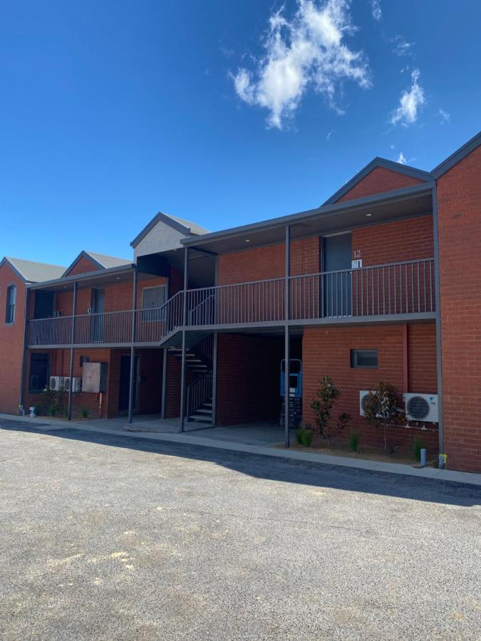 Railway Motel Myrtleford Eksteriør billede